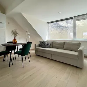Charming Duplex On The Canal Appartamento