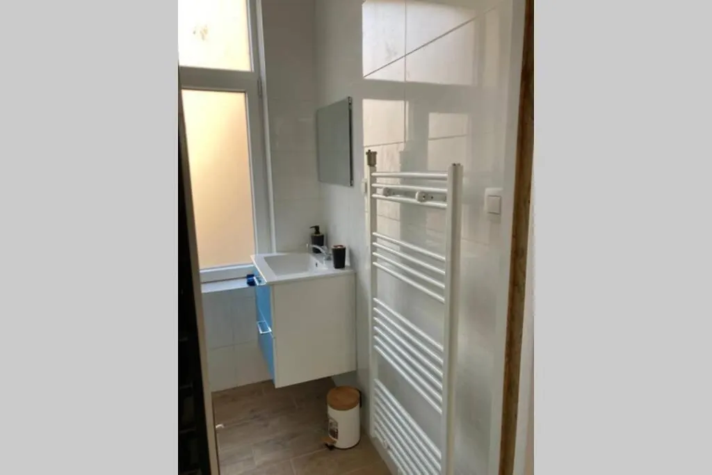 Lägenhet Magnifique Studio Au 2Eme Etage, A Proximite De La Gare Du Midi! Bryssel Belgien